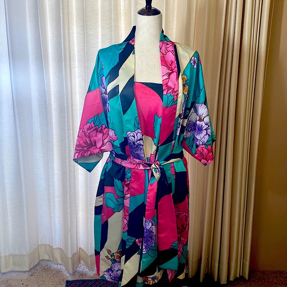 Natori Multicolored Robe and Nightgown